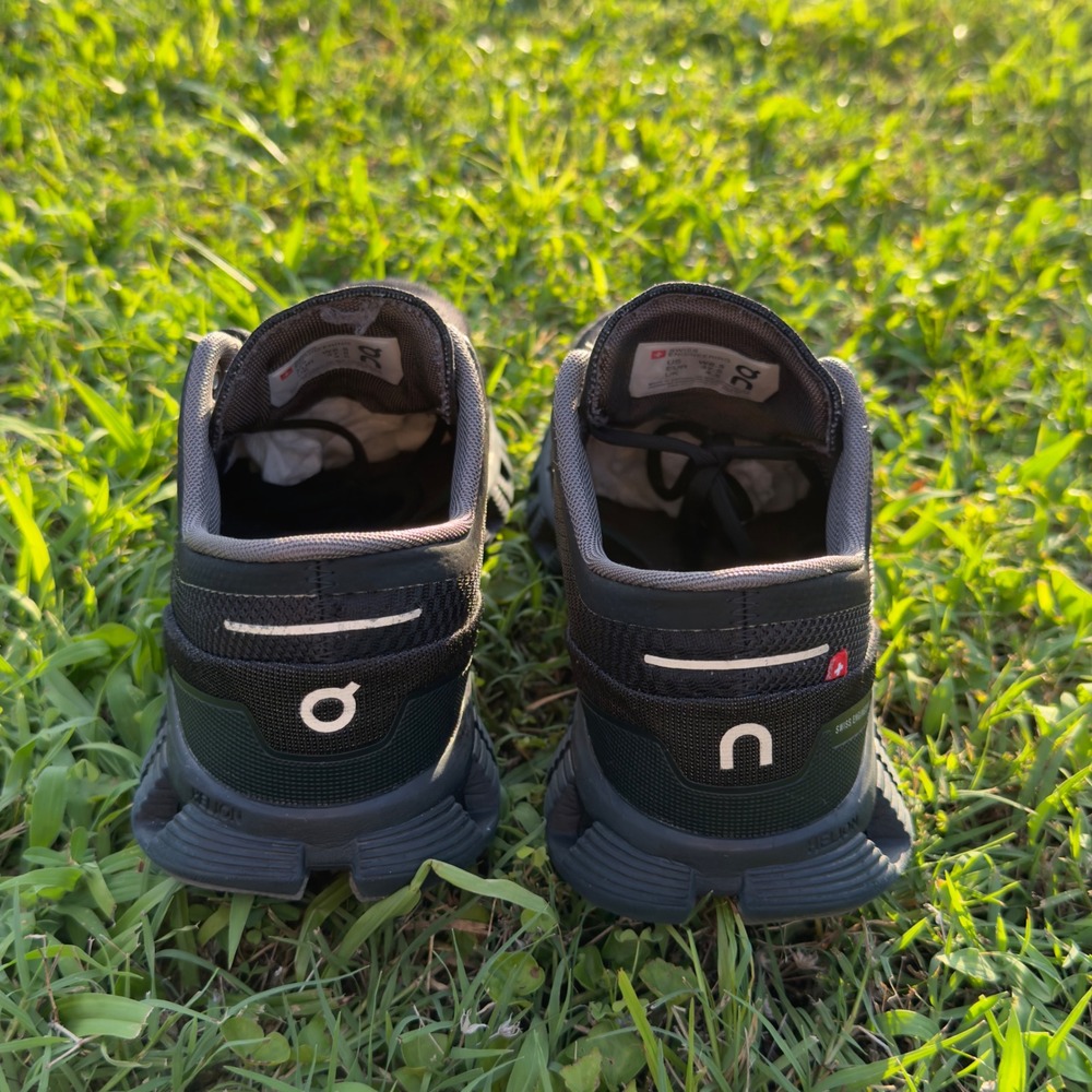 On Cloud X Womens 6.5 Black Running Training Shoes Swiss Engineering EU 37.5 - Picture 4 of 8